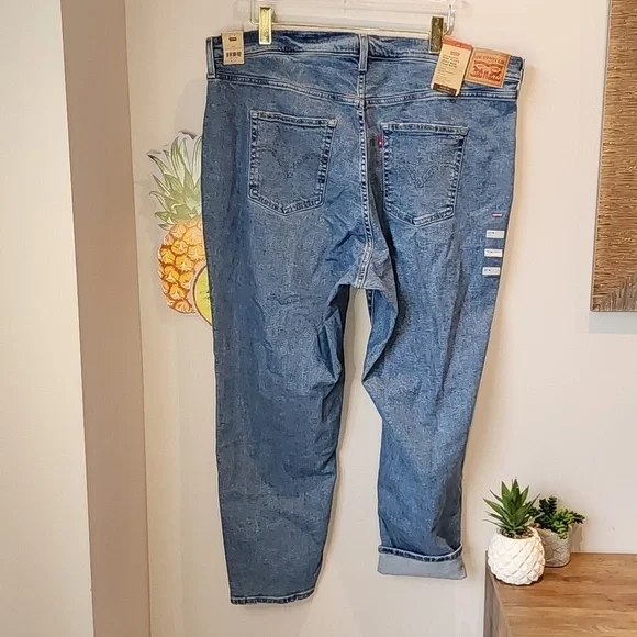Levis - High Waisted Mom Jeans, Distressed, Blue Denim​​​​​​ - Picture 5 of 14
